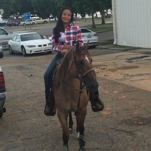 Meet your Posher, Camae