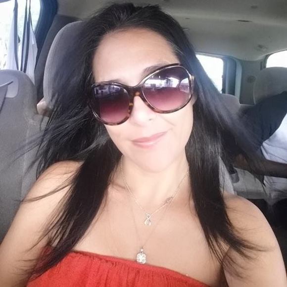 Meet your Posher, Ines - Picture 1 of 1