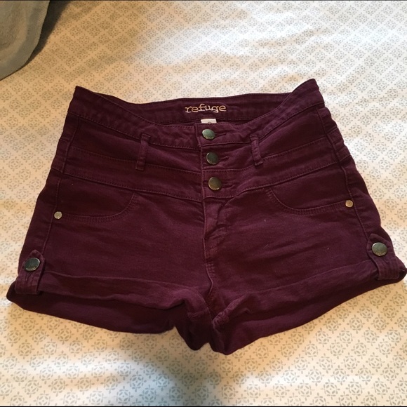 High waisted maroon shorts