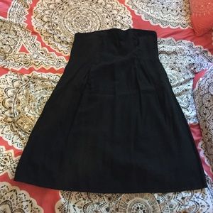 Black sleeveless dress