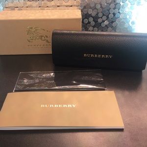 NEW Burberry Sunglass Case
