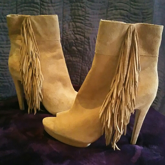 BCBG open toe suede boots
