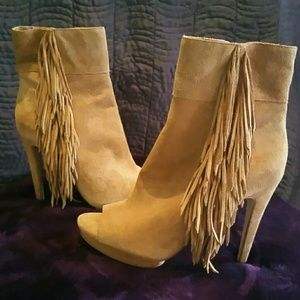 BCBG open toe suede boots