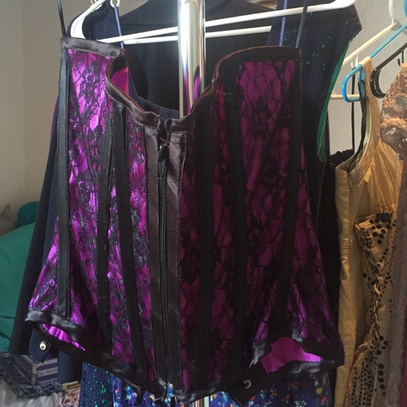 Leg Avenue Zip Front Corset aso Vampire Diaries