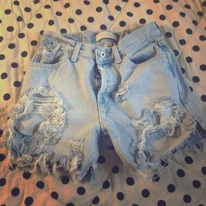 Distressed low-rise Gap shorts