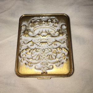 Brand new Authentic MAC Royal Assets Palette