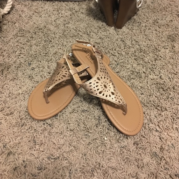 Sandals - Picture 2 of 2