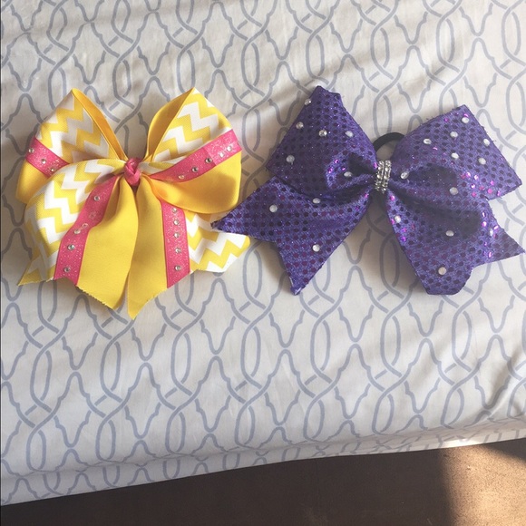 Hair bows - Picture 1 of 1