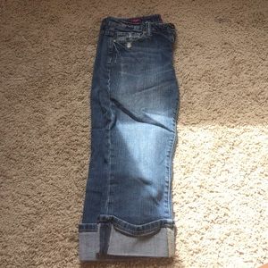 Light wash size 3 Capri pants