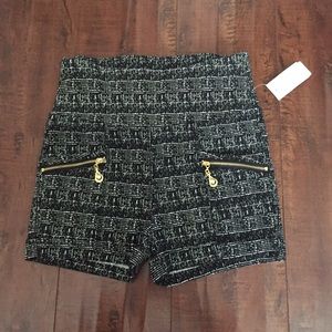 High-waisted Black and White Shorts w gold zippers