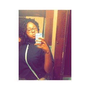 Meet your Posher, Desiree