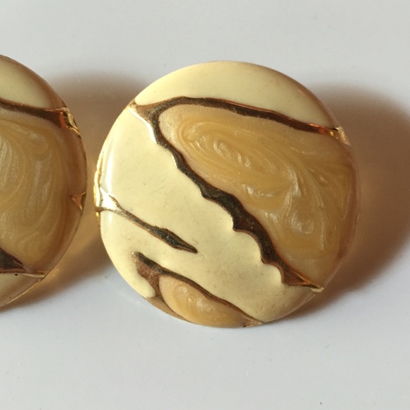 ✨LAST CHANCE Vintage earrings - Picture 2 of 4