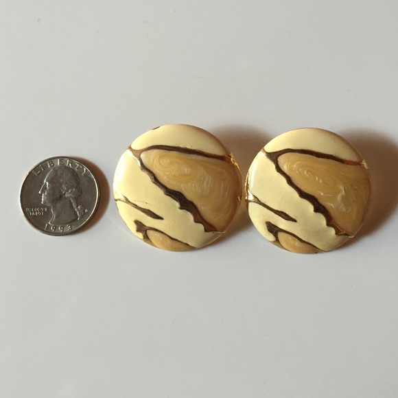 ✨LAST CHANCE Vintage earrings - Picture 3 of 4