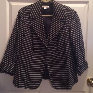 🎉Coldwater Creek navy blazer with cream strips🎉