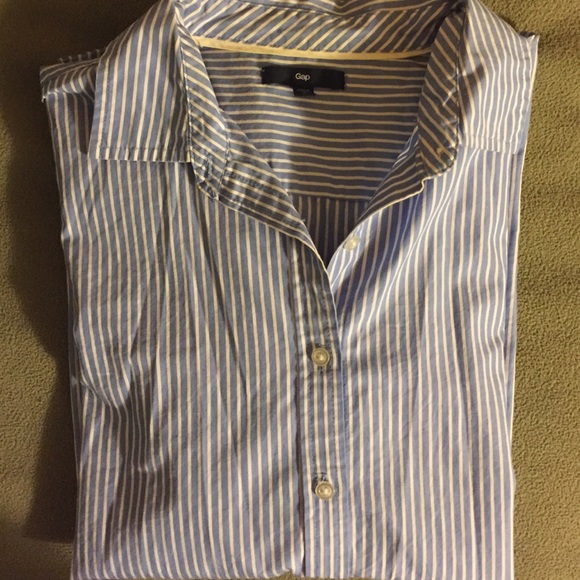 Gap Women's Fit Dressy Button Down Blouse - Picture 4 of 4