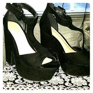 Chunky Heel Wedge NWT