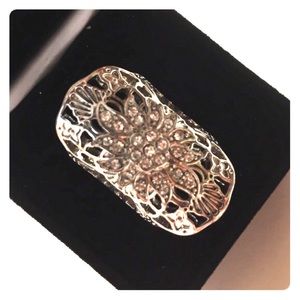 ❣️❗️FINAL PRICE➖DONATING SOON. Cute cuff ring