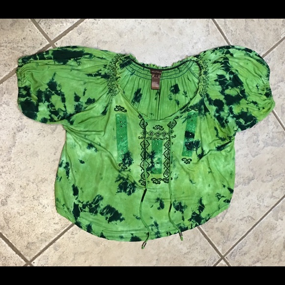 Multi-green fun top