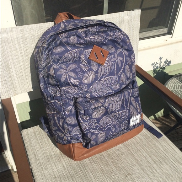 🌺 Hershel Supply Co floral backpack