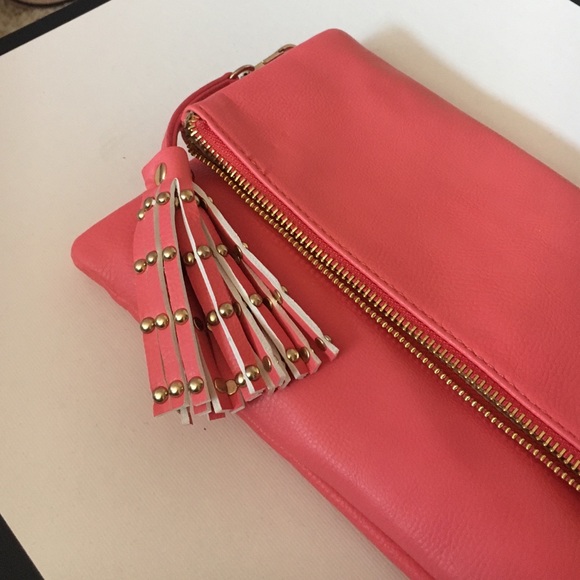 Cute pink clutch - Picture 2 of 4