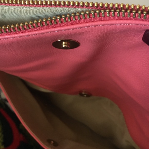 Cute pink clutch - Picture 3 of 4