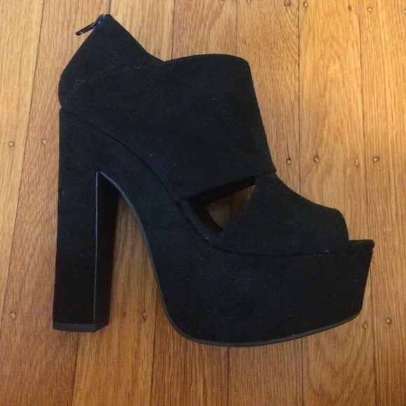 Black cut out platforms