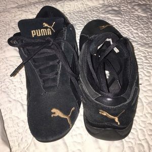 Puma tennis shoes