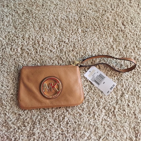 Michael kors wristlet