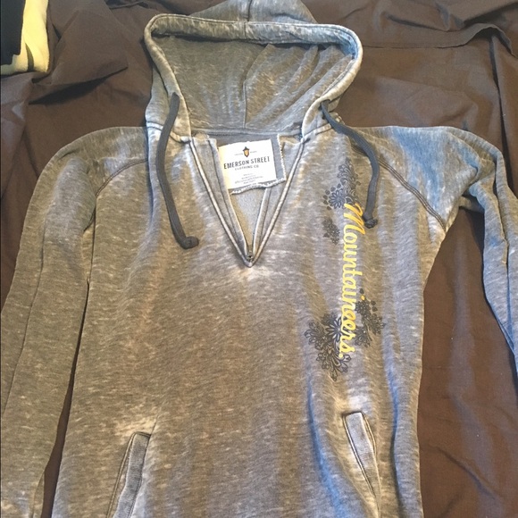 Brand new never worn! West Virginia Mountaineers!