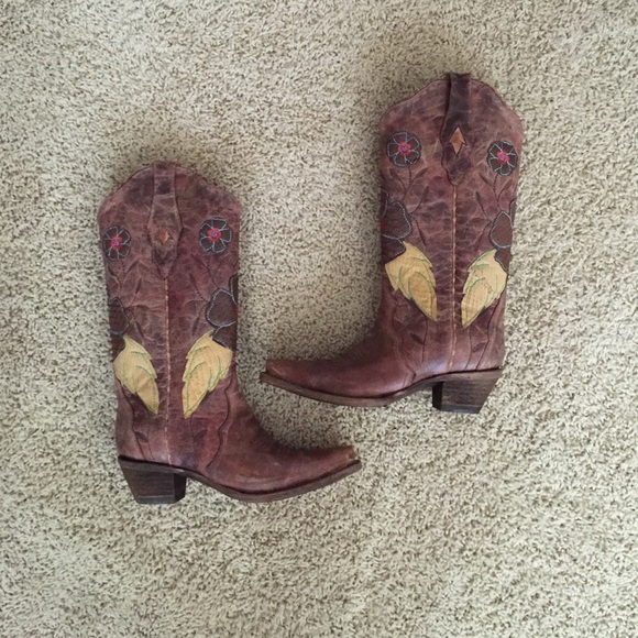 Corral boots
