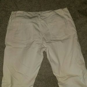 White capri pant