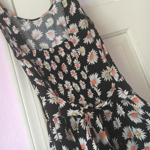 Sunflower romper - Picture 3 of 3