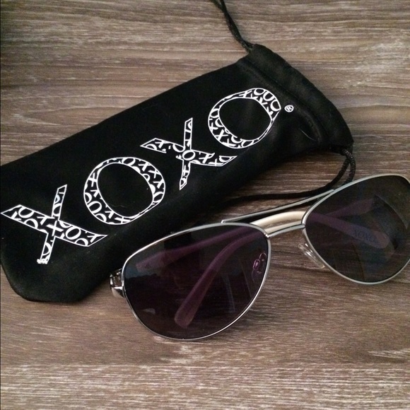 XOXO aviators with case