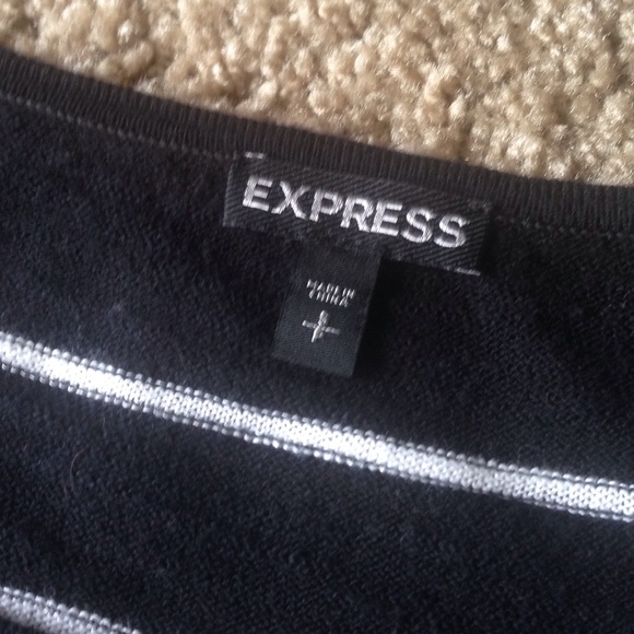 Express Balck White Pattern Sweater Size Small - Picture 3 of 4