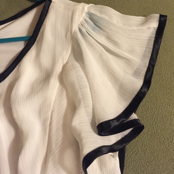 Fun and Flirty Chiffon Top - Picture 4 of 4