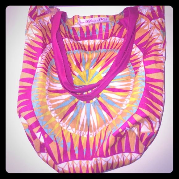 Canvas style tote