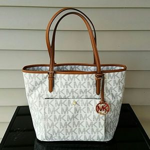 NWT! MK Jet Set Snap Pocket Tote Bag