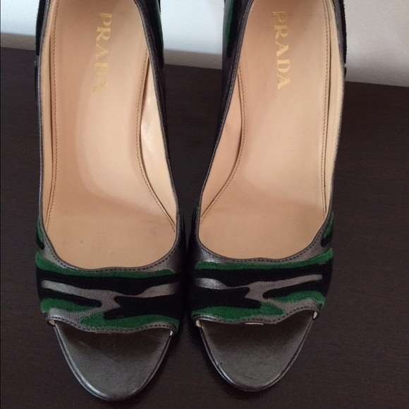 PRADA D'Orsay pumps, size 7