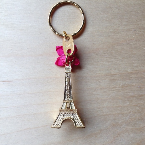Eiffel Tower keychain in gold color - Picture 4 of 4