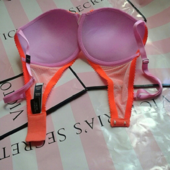 🔥MOVING SALE🔥 (32DD) VS VERY SEXY PUSH-UP - Picture 4 of 4