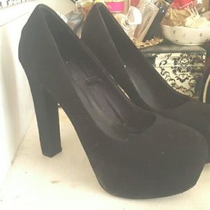 Worn once for a wedding