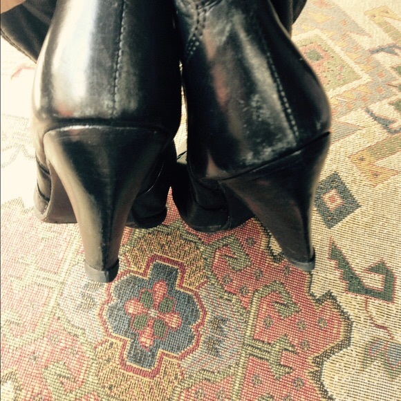 Black slouchy heeled boots! - Picture 3 of 4