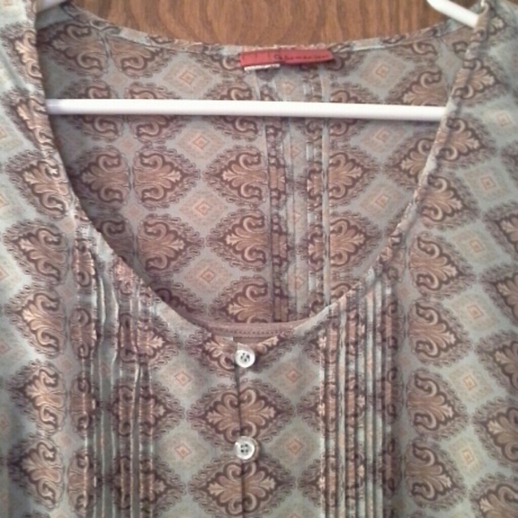 Top - Picture 2 of 4