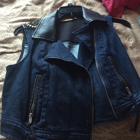 Detailed Denim Vest