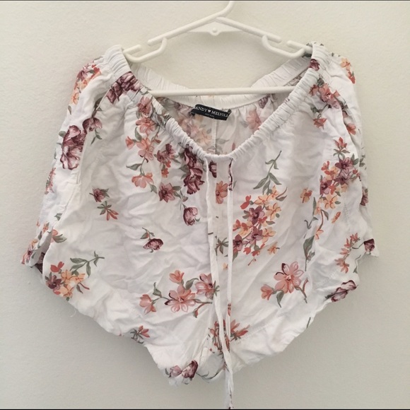 brandy melville eve shorts