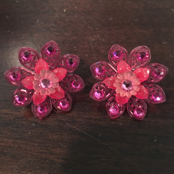 Tarina Tarantino flower studs
