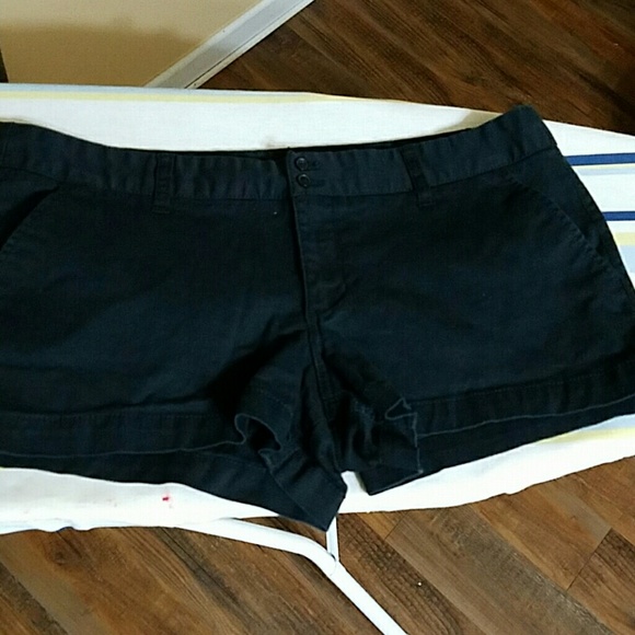 Black shorts - Picture 1 of 4