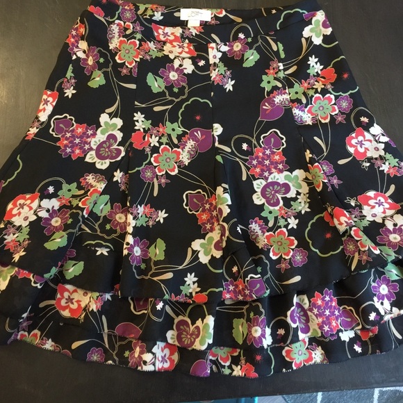 LOFT floral tiered ruffle skirt- size 6 - Picture 4 of 5