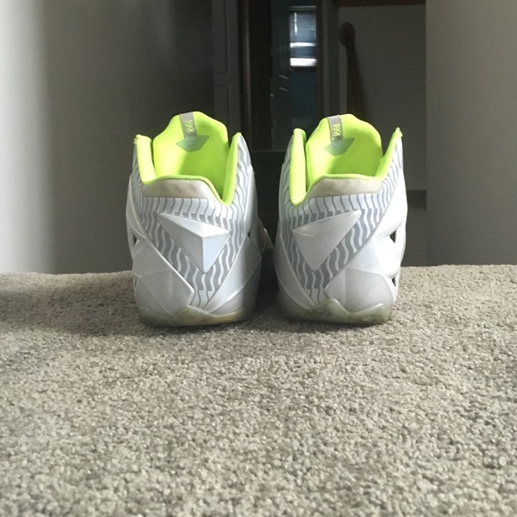 Nike LeBron 11's - Picture 3 of 3