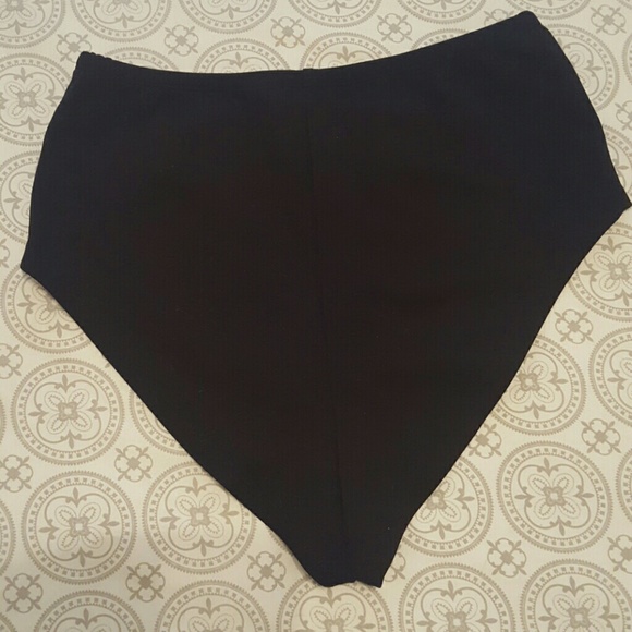 Express Black Ponte Knit High-leg Short, Size M - Picture 4 of 4